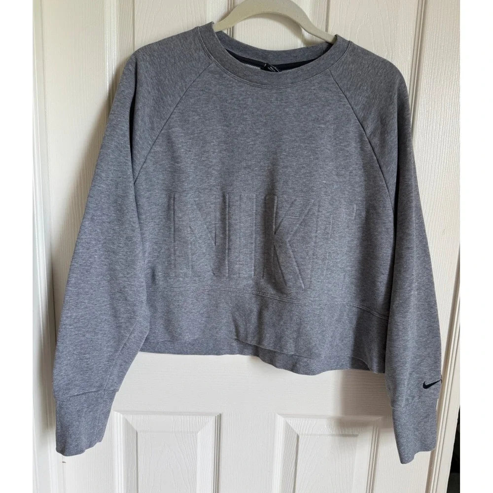 Nike‎ Women's Versa Embossed Cropped Training Sweatshirt Size S Gray
